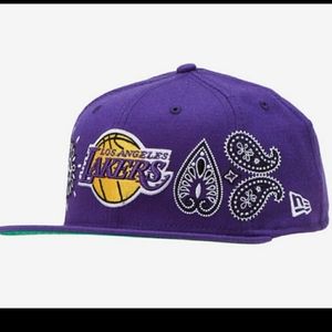 NEW ERA LA LAKERS PURPLE PAISLEY HAT